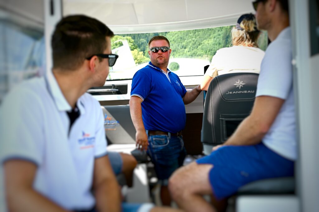 Praxistag Schiffsführerschein Donau: Ablauf & Manöver bei aufkurs.at